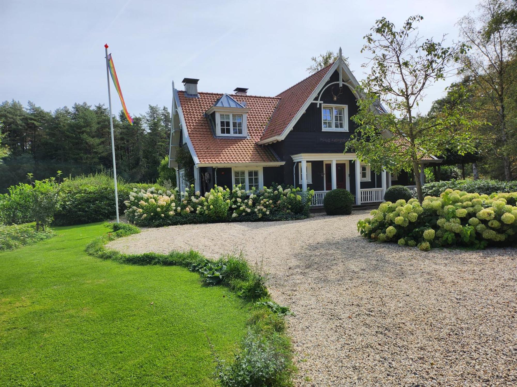 Bed and Breakfast Huize Koempoelan Нарден Экстерьер фото